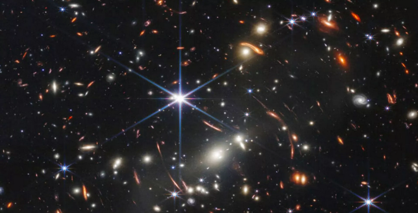 چرا فضای گیتی با وجود درخشش میلیاردها ستاره باز هم تاریک است؟