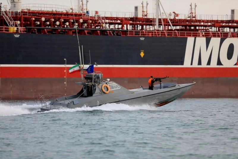 رژیم ایران؛ علیه انسانیت و حقوق بین الملل دریایی