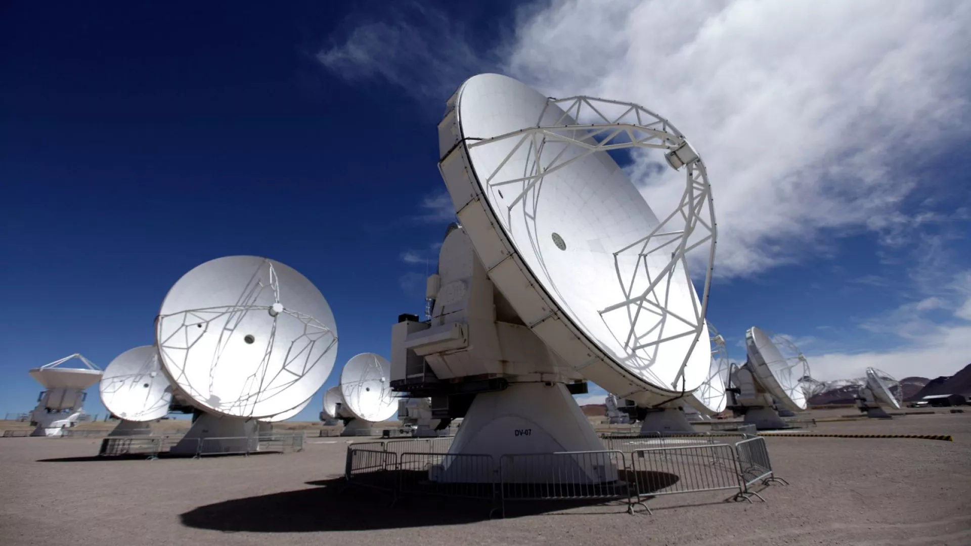 غول‌پیکرترین دوربین نجومی جهان در حاشیه صحرای آتاکاما شیلی نصب می‌شود