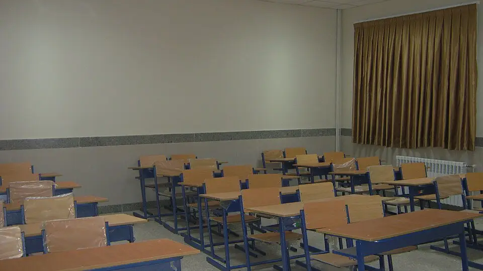 تحصیل طبقاتی در مدارس ایران