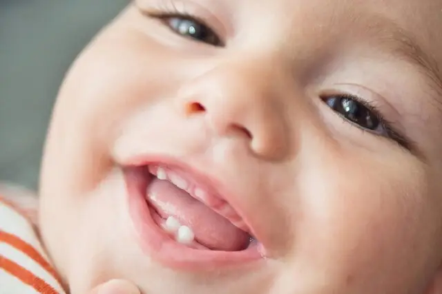 استرس مادران در دوران بارداری؛ عامل تسریع در رشد دندان‌های نوزاد