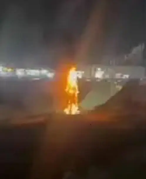 قاسم سلیمانی در میان شعله های آتش