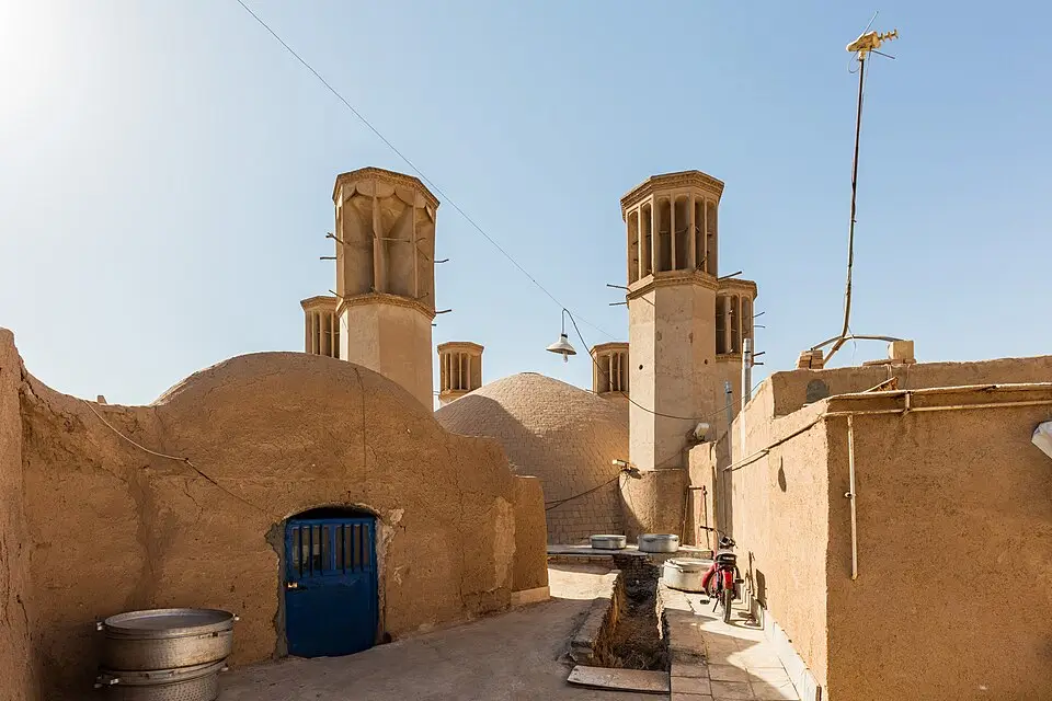 معماری باستانی ایران؛ بادگیرها راه رهایی از گرمای فزاینده ‏