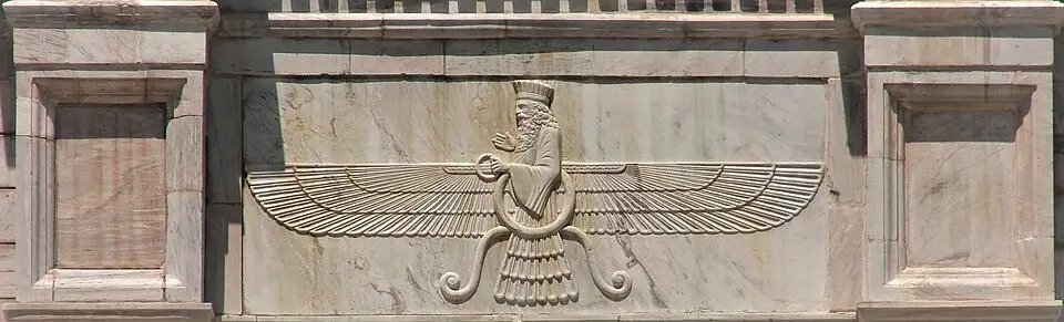 اساطیر ایران؛ زرتشت چگونه زاده شد؟